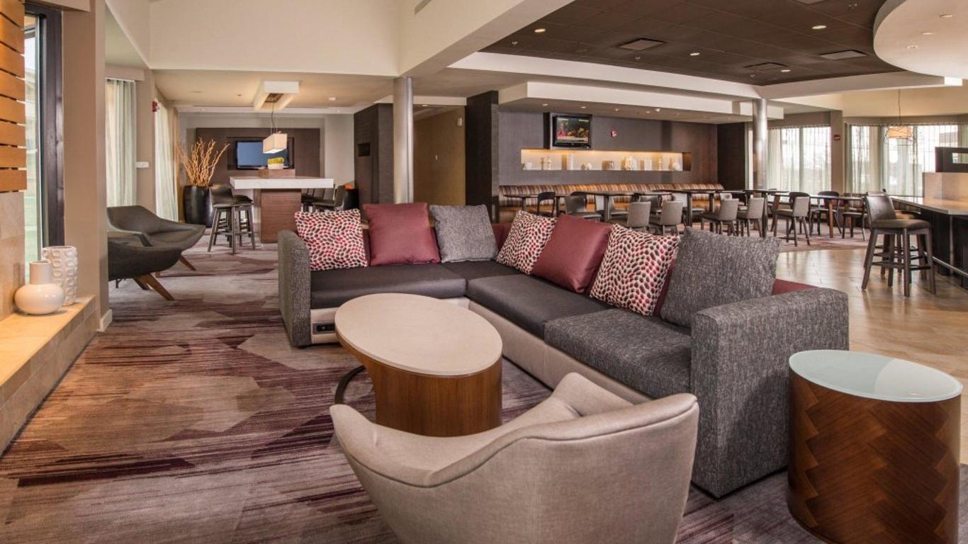 Courtyard by Marriott Fayetteville