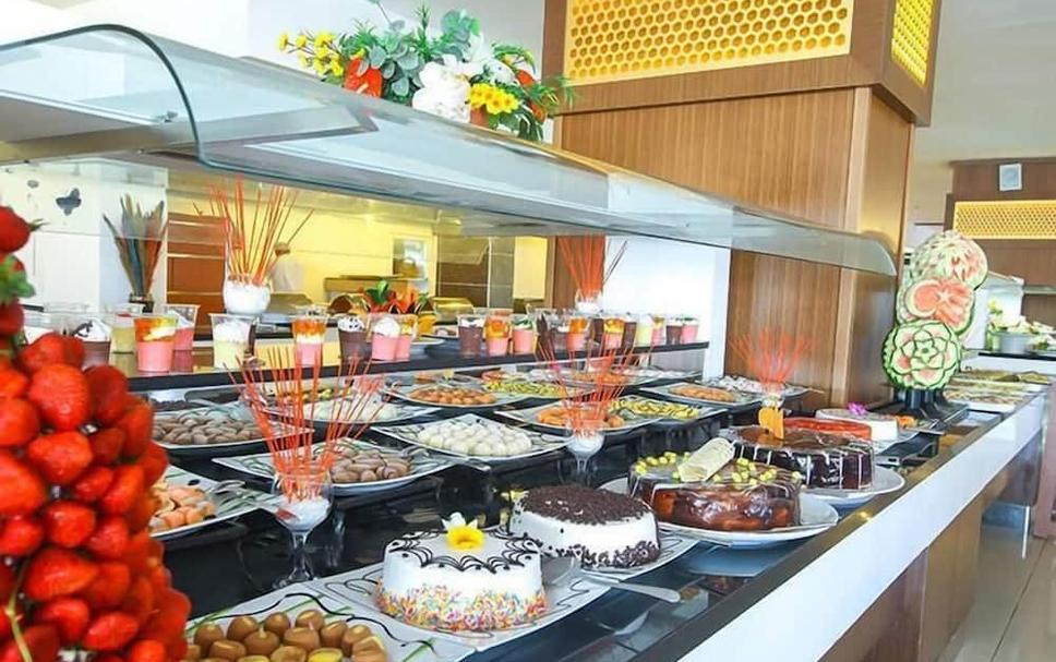 Buffet Photo