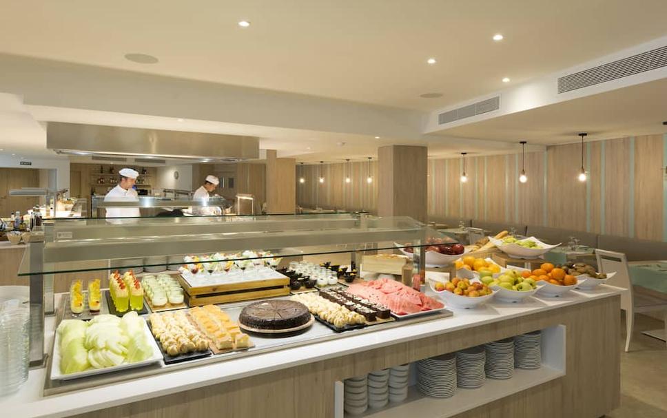 Buffet Photo