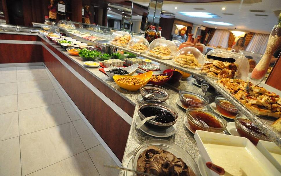 Buffet Photo