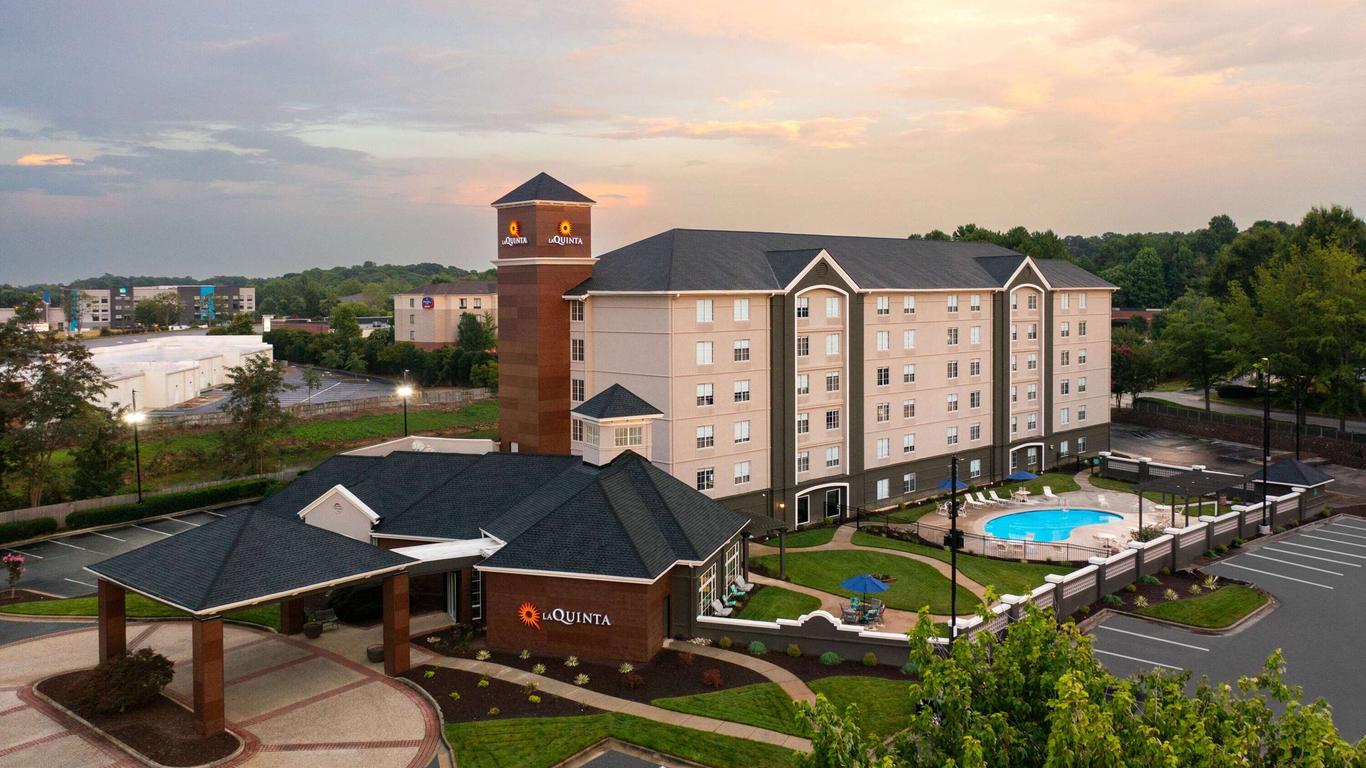 La Quinta Inn & Suites by Wyndham Greensboro NC