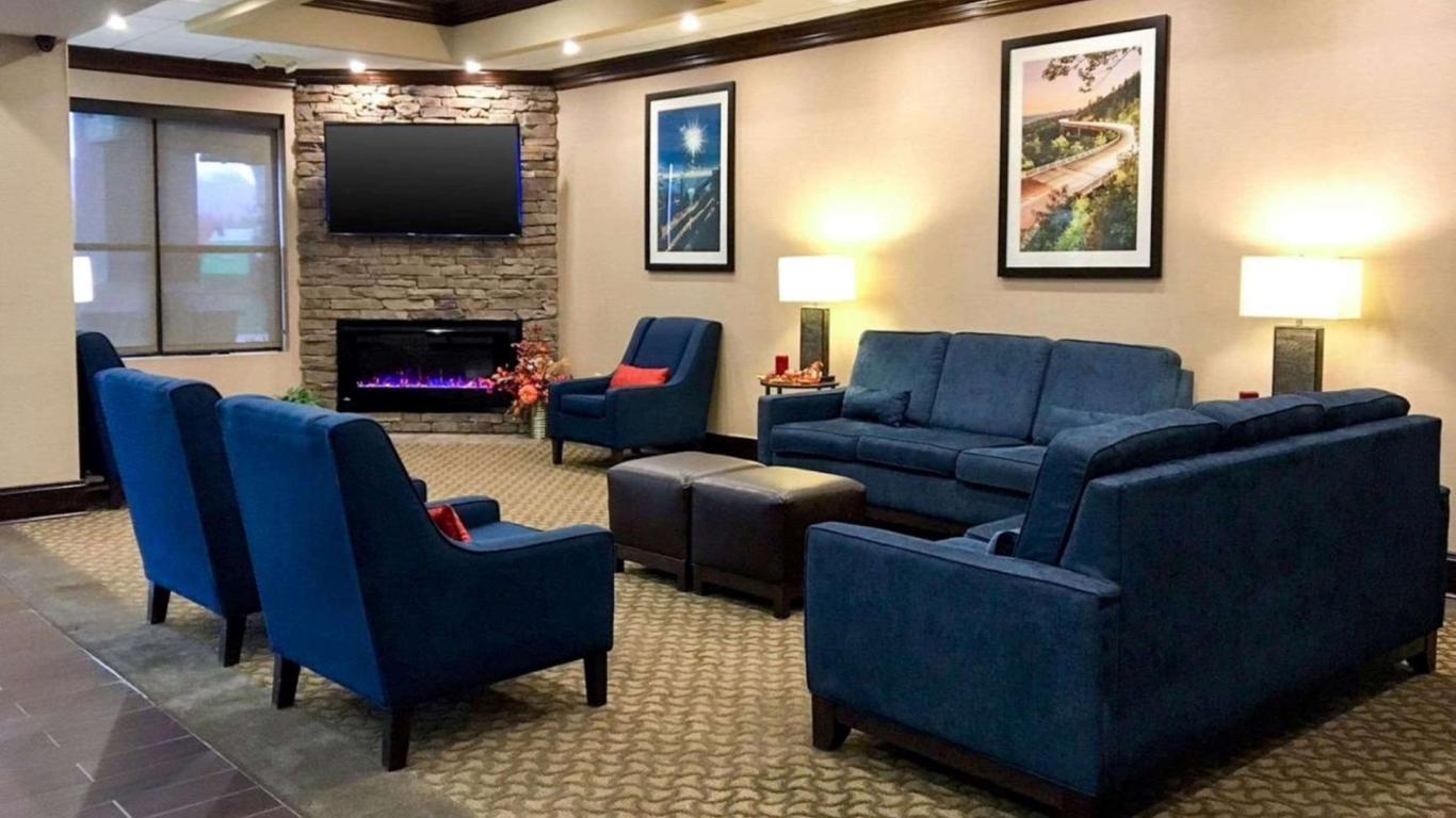 Vista Suites Pigeon Forge, SureStay Collection by BW