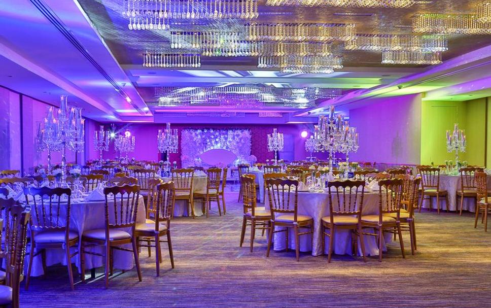 Banquet hall Photo