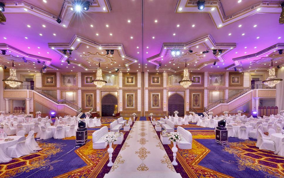 Banquet hall Photo